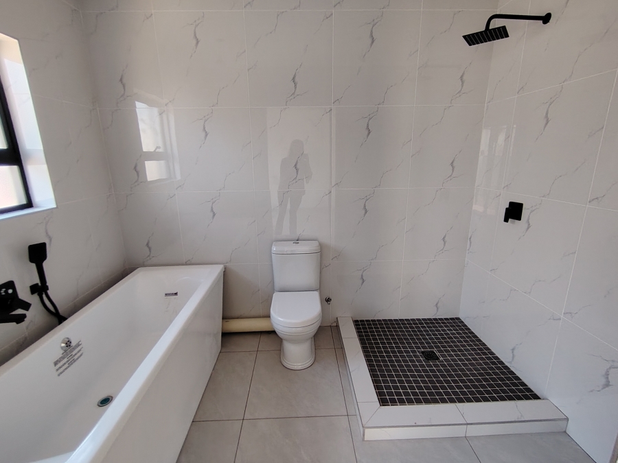 3 Bedroom Property for Sale in The Islands Estates North West